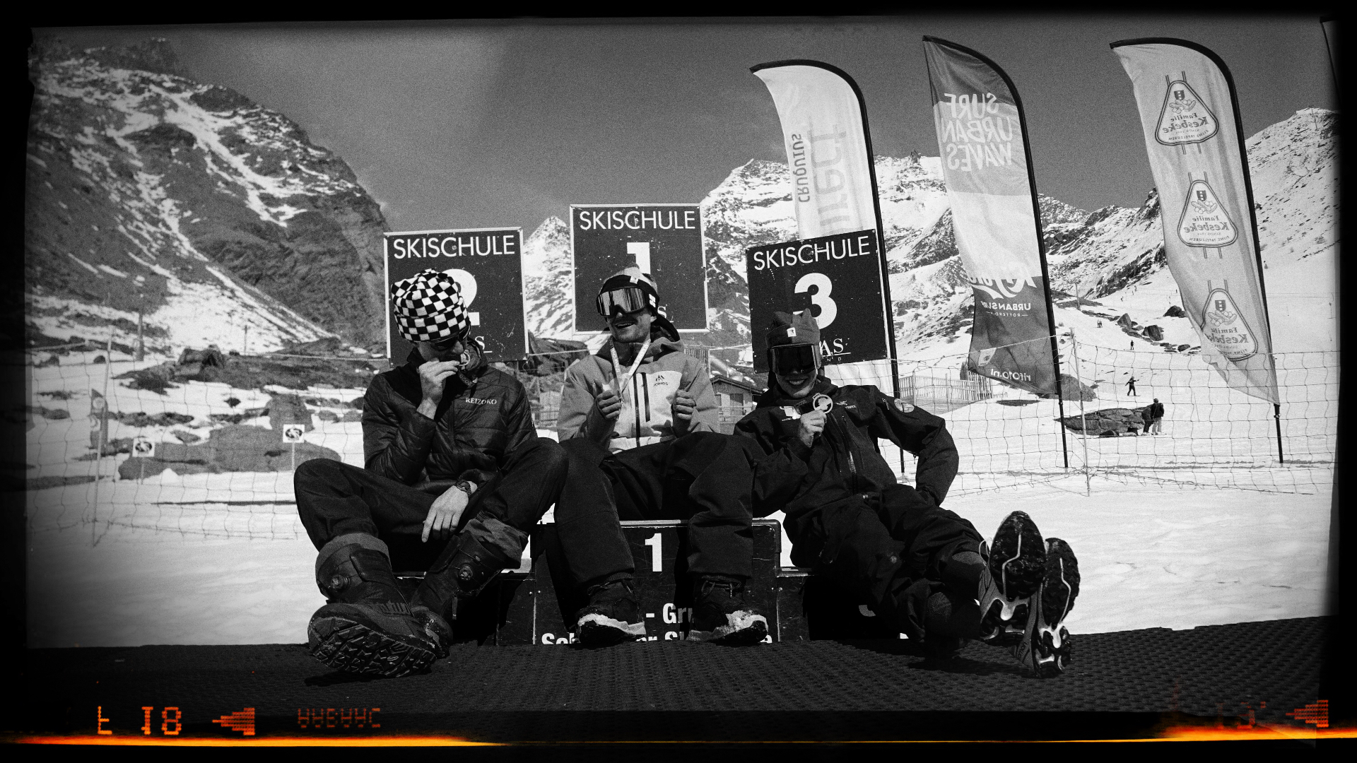 Reizoko crew on the podium